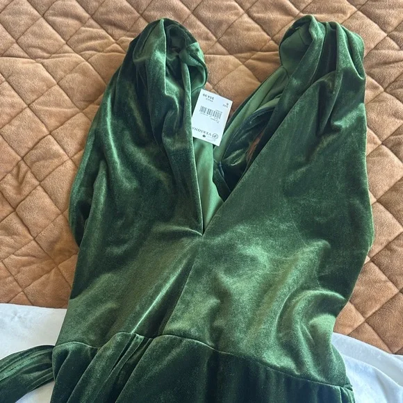Versona Green Velvet Dress - Picture 2 of 2